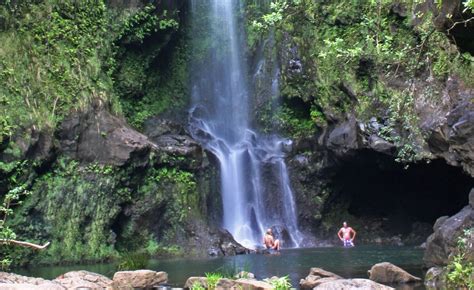 Waikamoi Stream & Waterfalls | Maui Guidebook