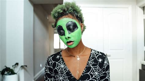 Top 10 Alien Halloween Makeup Looks For Unearthly Elegance