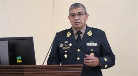 Gral Víctor Zanabria es el nuevo comandante general de la PNP Latina