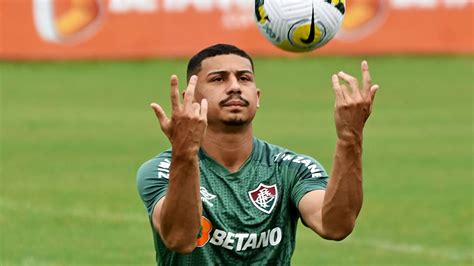 Fluminense tem três titulares pendurados para a partida contra o RB