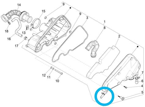 Kleiner Durchsichtiger Geschlossener 3cm Schlauch Am Luftfilterkasten