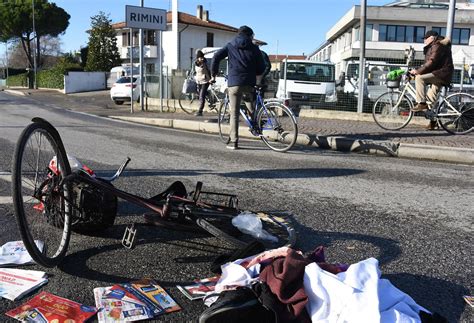 Rimini Anziana In Bici Travolta Da Unauto Gravissima