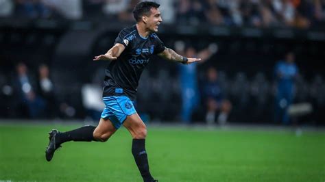 dois golaços Grêmio liquida o Goiás e está de volta a Libertadores