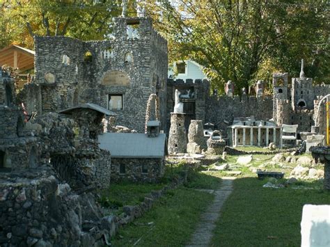 14 Of The Weirdest Roadside Attractions In Ohio