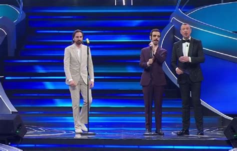 Sanremo 2023 Abiti Colapesce E Dimartino Seconda Serata Festival