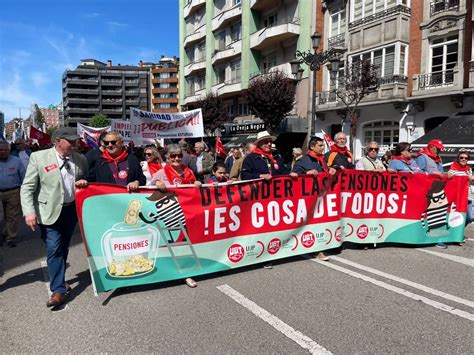 Un Primero De Mayo Masivo Reclama En Las Calles El Reparto De La Riqueza