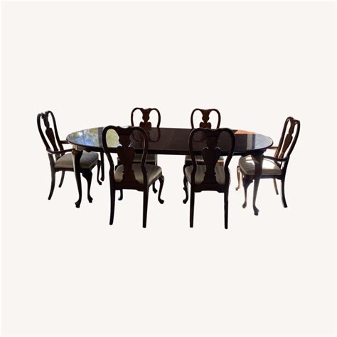 Universal Furniture Cherry Wood Dining Set Aptdeco