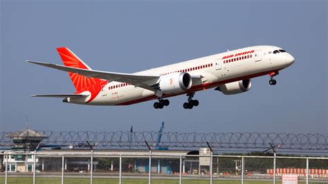 Un Avión De Air India Que Iba A Nueva York Fue Desviado Y Aterrizó De Emergencia En Londres Por