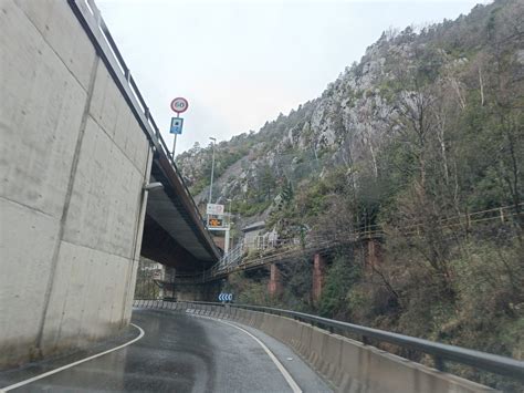 Mor En Perdre El Control De La Moto I Caure Al Riu Altaveu El Diari