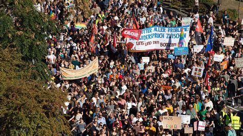 Klares Zeichen Gegen Rechts