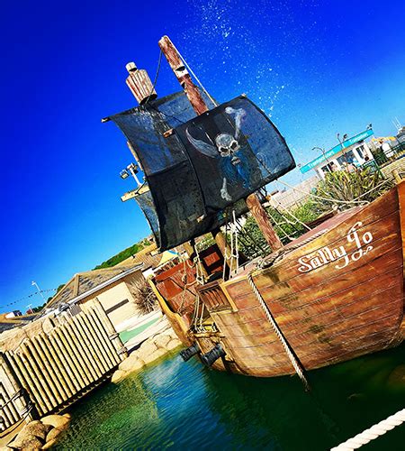 Hastings Adventure Mini Golf Pirate Golf Course