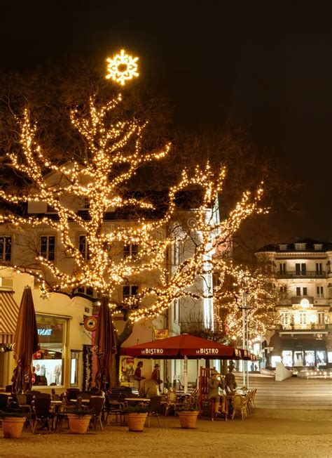 BADEN-BADEN, ALEMANIA 11 DE DICIEMBRE: DECORACIÓN De La NAVIDAD De La ...