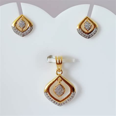 Buy quality 22K Gold Triangle Shape Diamond Pendant Set in Ahmedabad