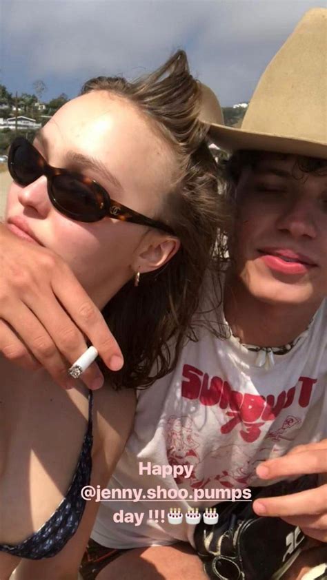 Lily Rose Depp Se Fait Une Frange Et Cest Le Sosie De Sa M Re Vanessa