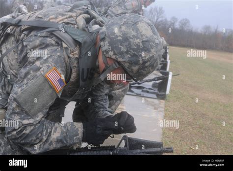 Army Reserve Pfc Jorge Arciniegas A Combat Medic And Best Warrior