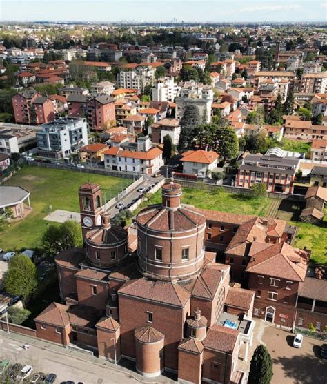 Legnano Con Lo Skyline Di Milano Legnanonews