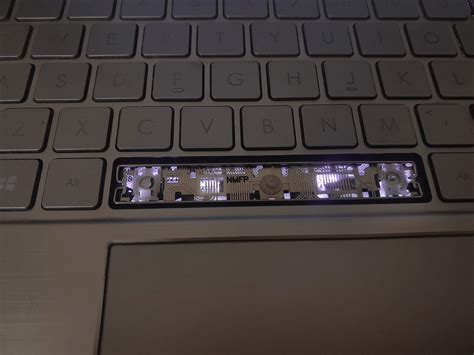 Laptop spacebar no tactile feedback after popping out : r/keyboards