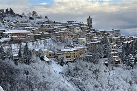 Prima Neve Al Sacro Monte Di Varese Le Foto Virali Sui Social