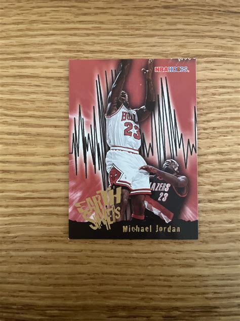 1996 NBA Hoops Michael Jordan Earth Shakers 358 Chicago Bulls Goat