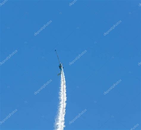 Torre Del Mar Espa A De Julio De Aviones Sobrevolando La