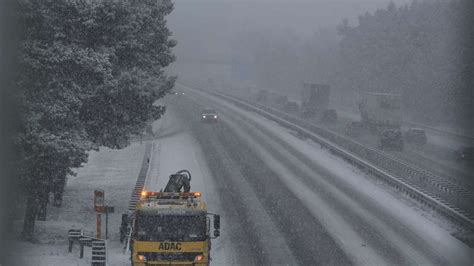 Schnee Und Gl Tte In Bremen Un Niedersachsen Viele Unf Lle