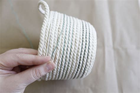 Easy and Stylish DIY Rope Basket