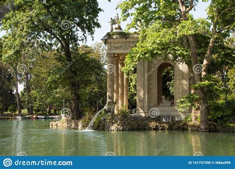 Templo De Asclepius Tempio Di Esculapio No Parque De Borghese Da Casa