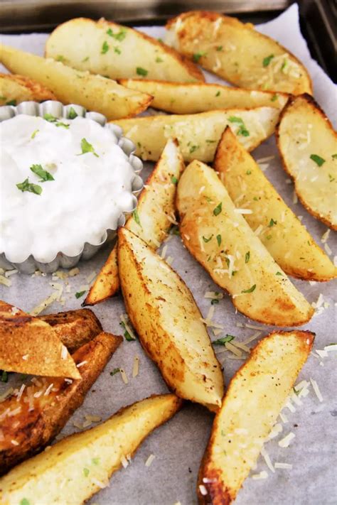 Crispy Garlic Potato Wedges The Tasty Bite