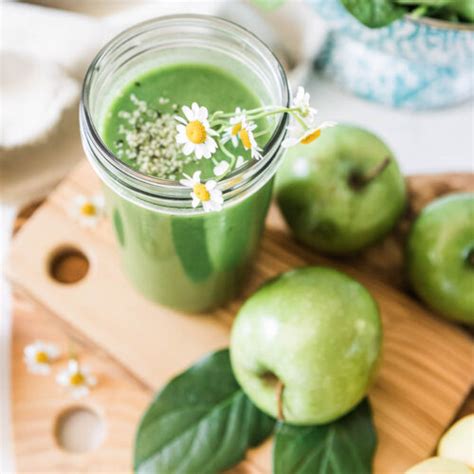 Green Apple Smoothie | Energizing + Healthy Recipe