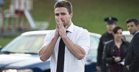 "Arrow" Ends Midseason Finale with Huge Cliffhanger