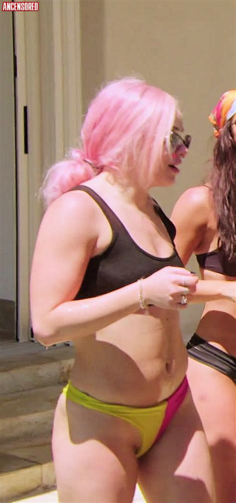 Total Divas Nude Pics Página 1