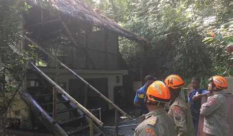 Reconstrução Do Telhado Pos Incêndio Vaquinhas Online