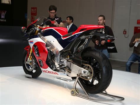 Honda RC213V S Street Legal MotoGP Prototype InspirationSeek