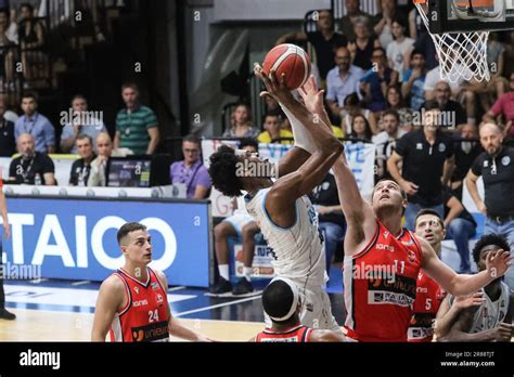 Guerino Vanoli Basket Fotos Und Bildmaterial In Hoher Aufl Sung Alamy