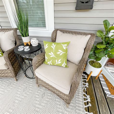 DIY Patio Decor - The Daily DIYer