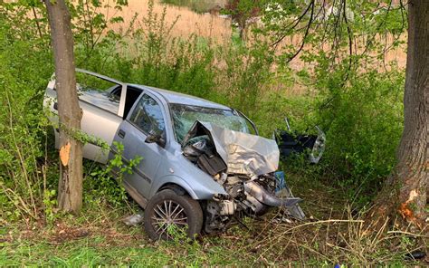 Person Nach Unfall Im Kreis Bayreuth Eingeklemmt Bayreuther Tagblatt