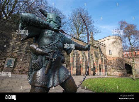 Inglaterra Robin Hood Estatua Fotografías E Imágenes De Alta Resolución