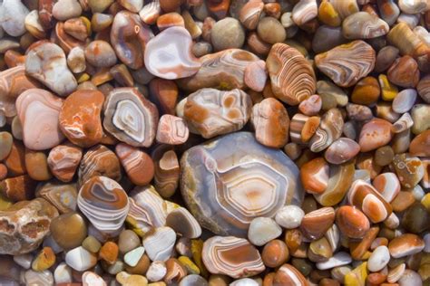 What Is Agate Made Of? (A Look At How Agates Are Formed) - Rock Seeker