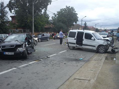 Accidentul De Duminica Din Floresti S A Soldat Cu Raniti Intre Care