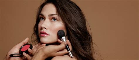 How to Use Bronzer and Blush - Women Daily Magazine