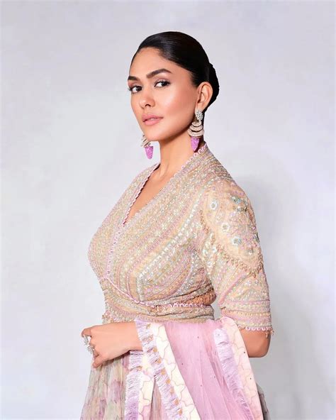 Mrunal Thakur Hot Pics Sensational Photos As Of 2026