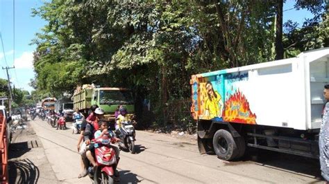 Antrean Truk Sampah Di Tpa Antang Ada Sampai Malam Tribun Timur