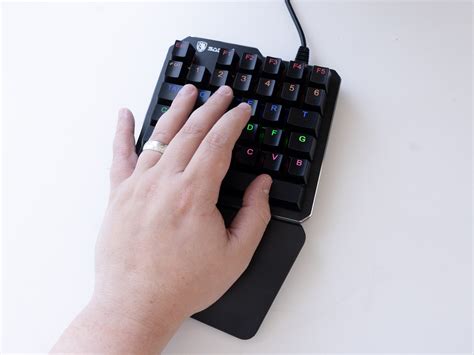 SADES one-handed keyboard review: Half the size, half the price ...