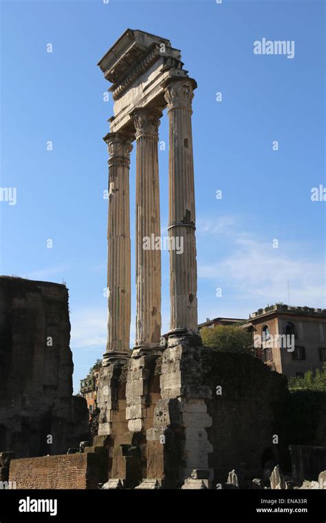 L Italie Rome Forum Romain Temple De Castor Et Pollux Vue Des Trois