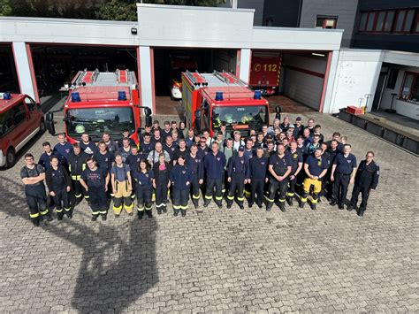 Übungstag der Freiwilligen Feuerwehr Höxter Realitätsnahe Szenarien