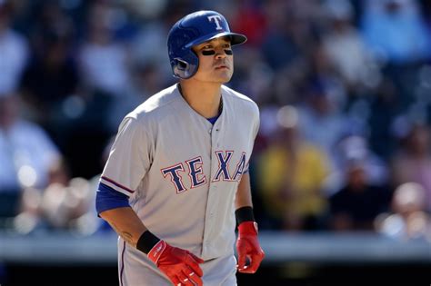 Texas Rangers: Shin-Soo Choo Fractures Forearm