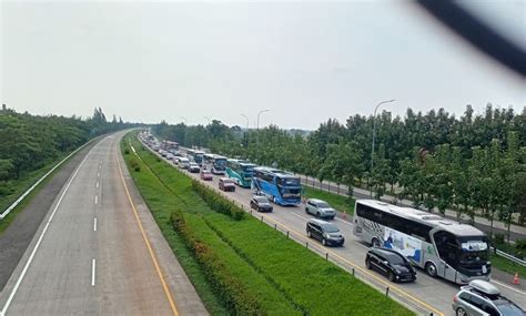 Jelang Penerapan One Way Arus Lalin Di Tol Cipali Km Majalengka