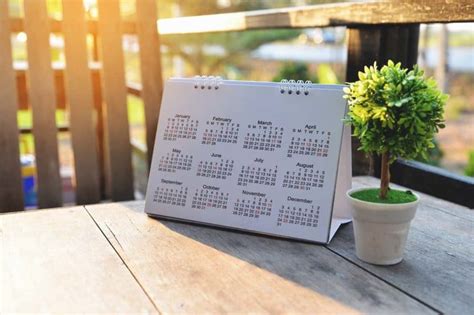 29 DIY Calendars to Keep Your Days and Months Organized