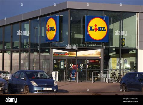 Lidl Logga Hi Res Stock Photography And Images Alamy