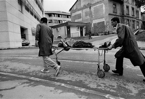 The Siege of Sarajevo: Tragic Story and Haunting Photos from The ...